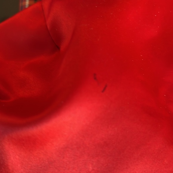 Coach poppy design purse
A few stains on liner. See photos - Picture 9 of 9